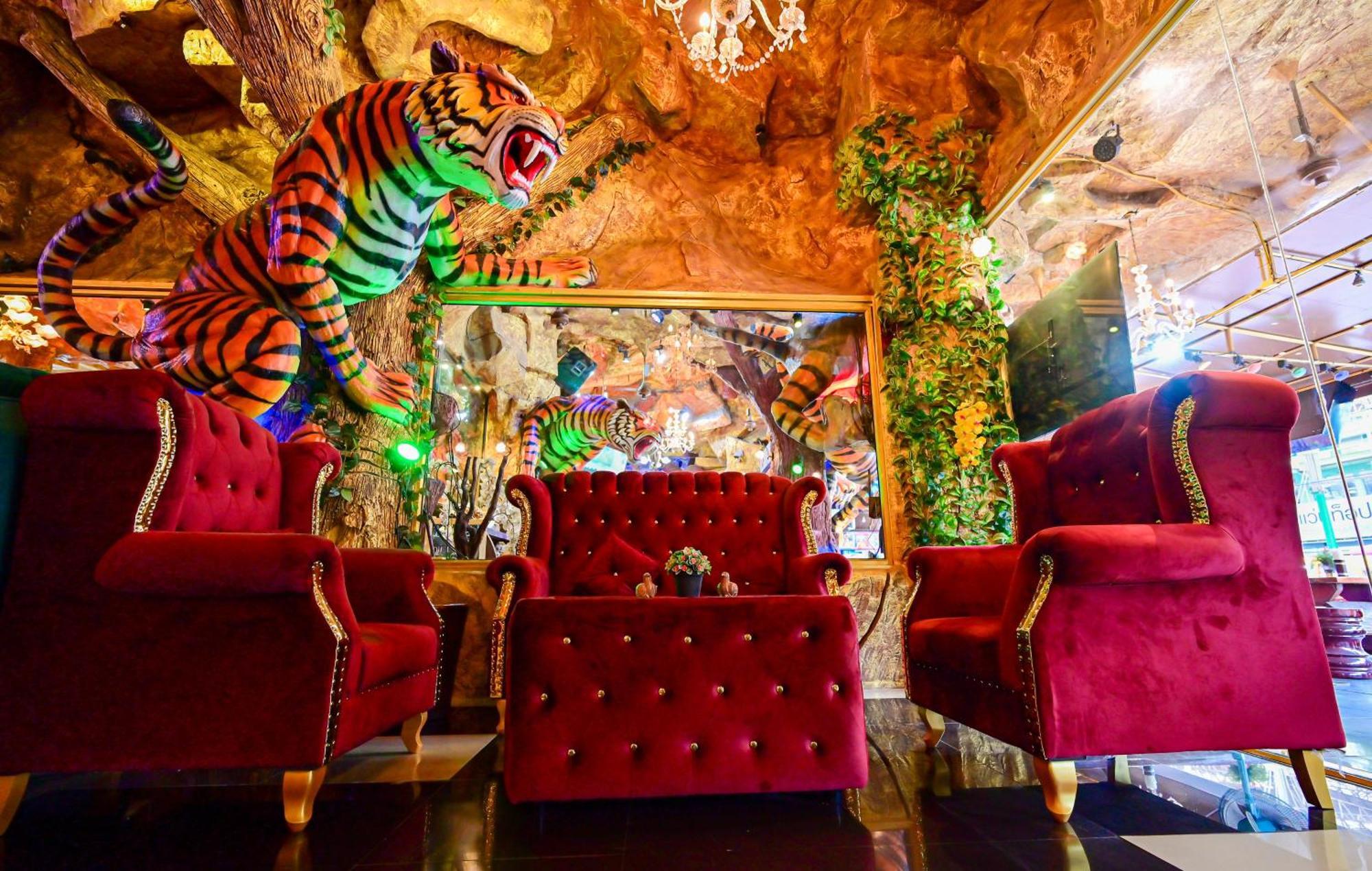 Tiger Complex Hotel Patong Eksteriør billede