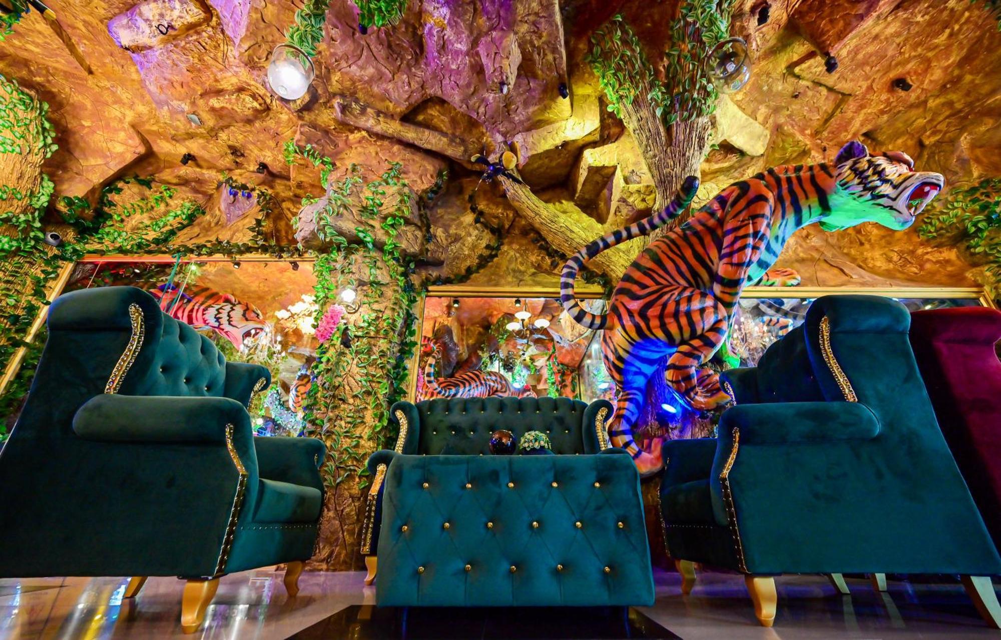 Tiger Complex Hotel Patong Eksteriør billede