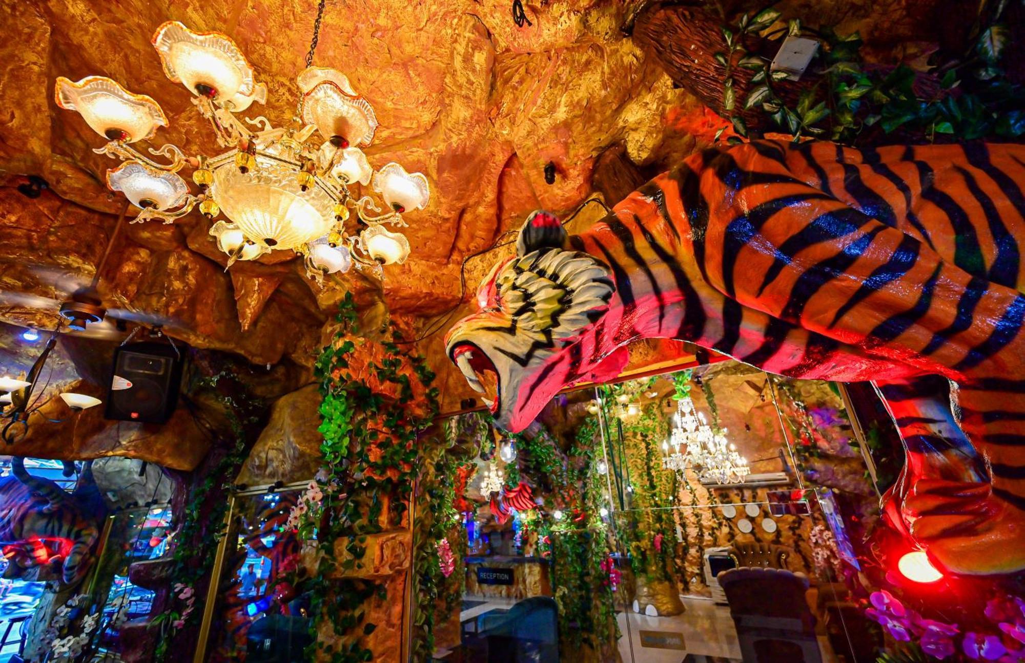 Tiger Complex Hotel Patong Eksteriør billede