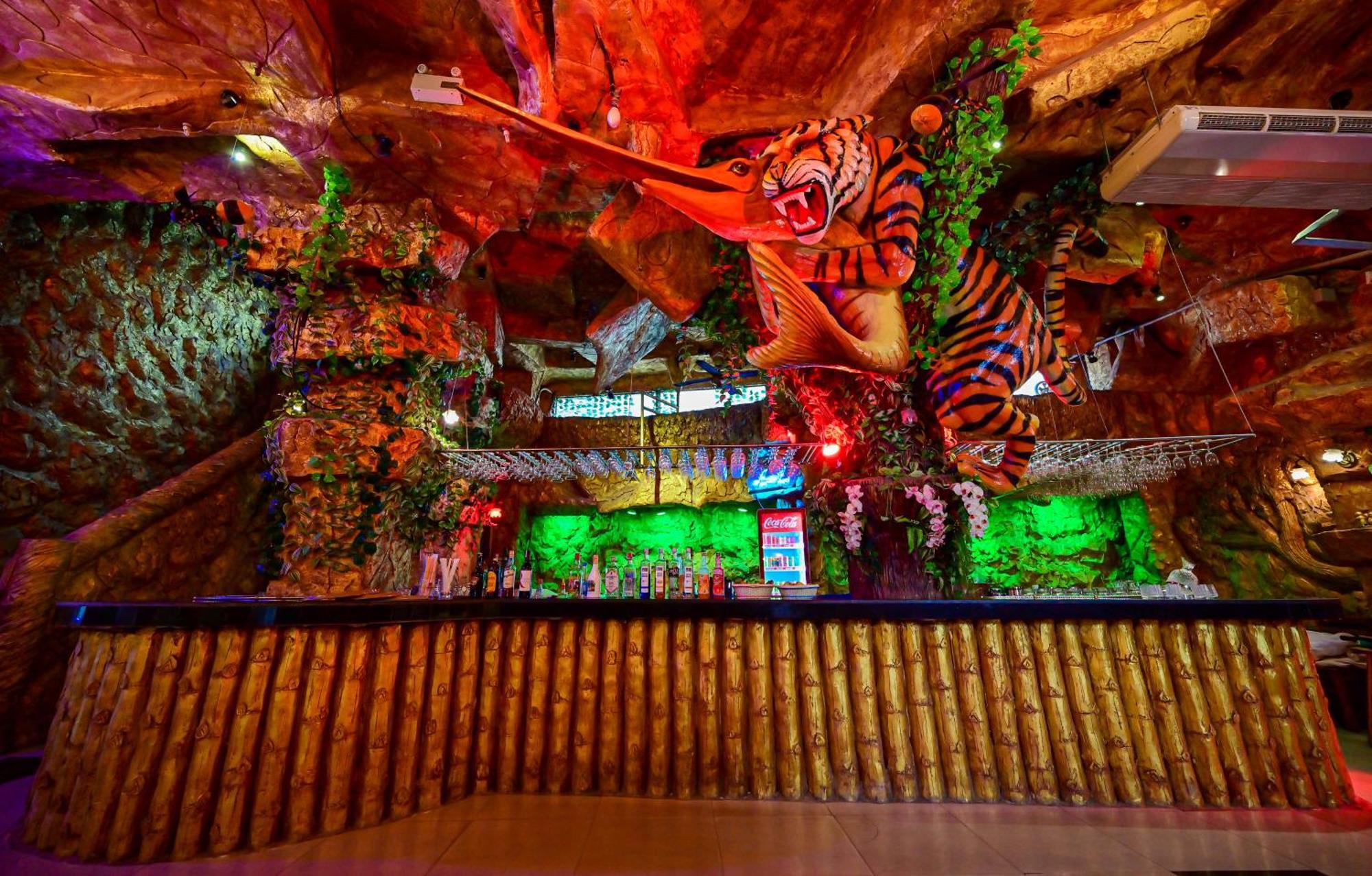 Tiger Complex Hotel Patong Eksteriør billede