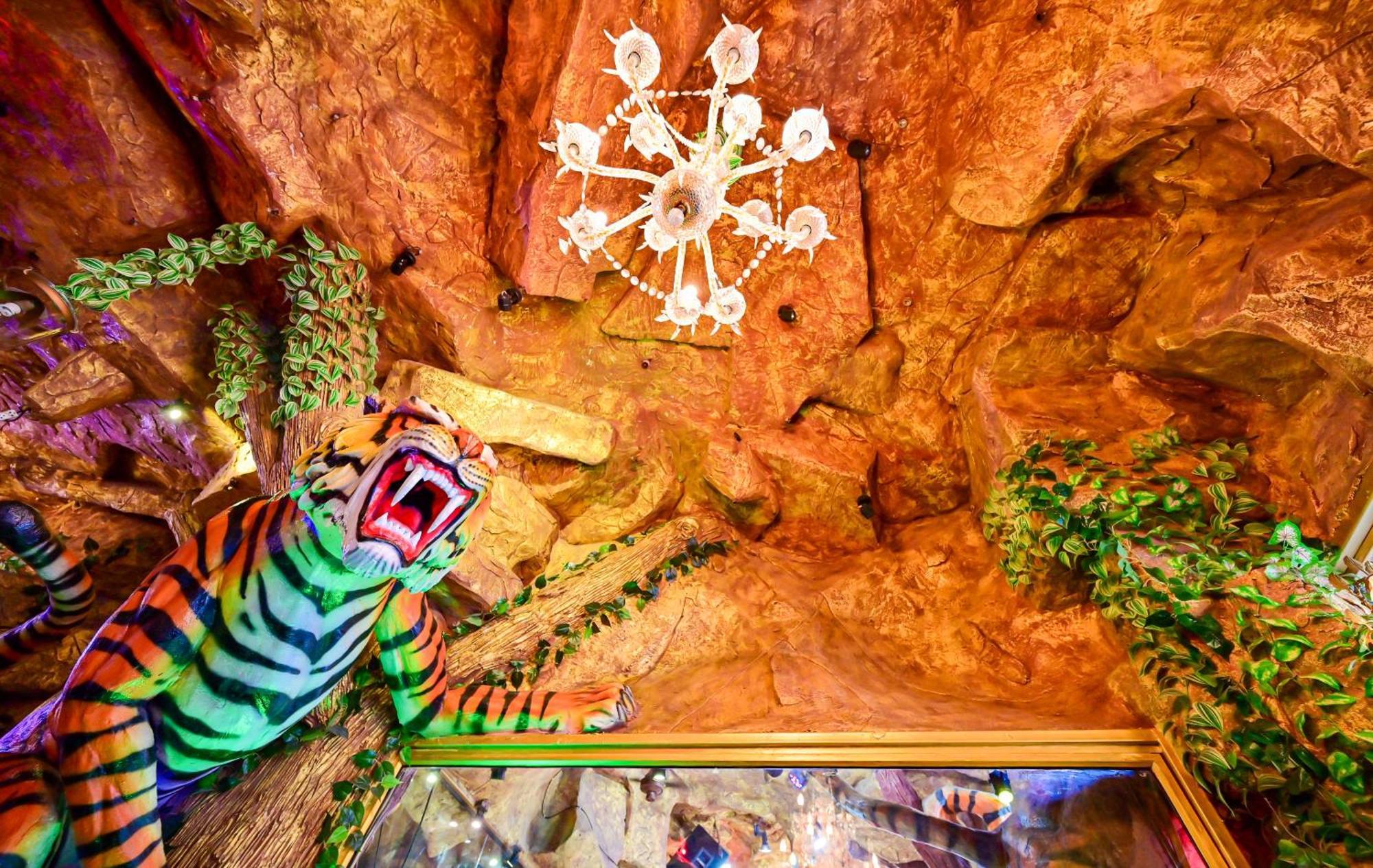 Tiger Complex Hotel Patong Eksteriør billede