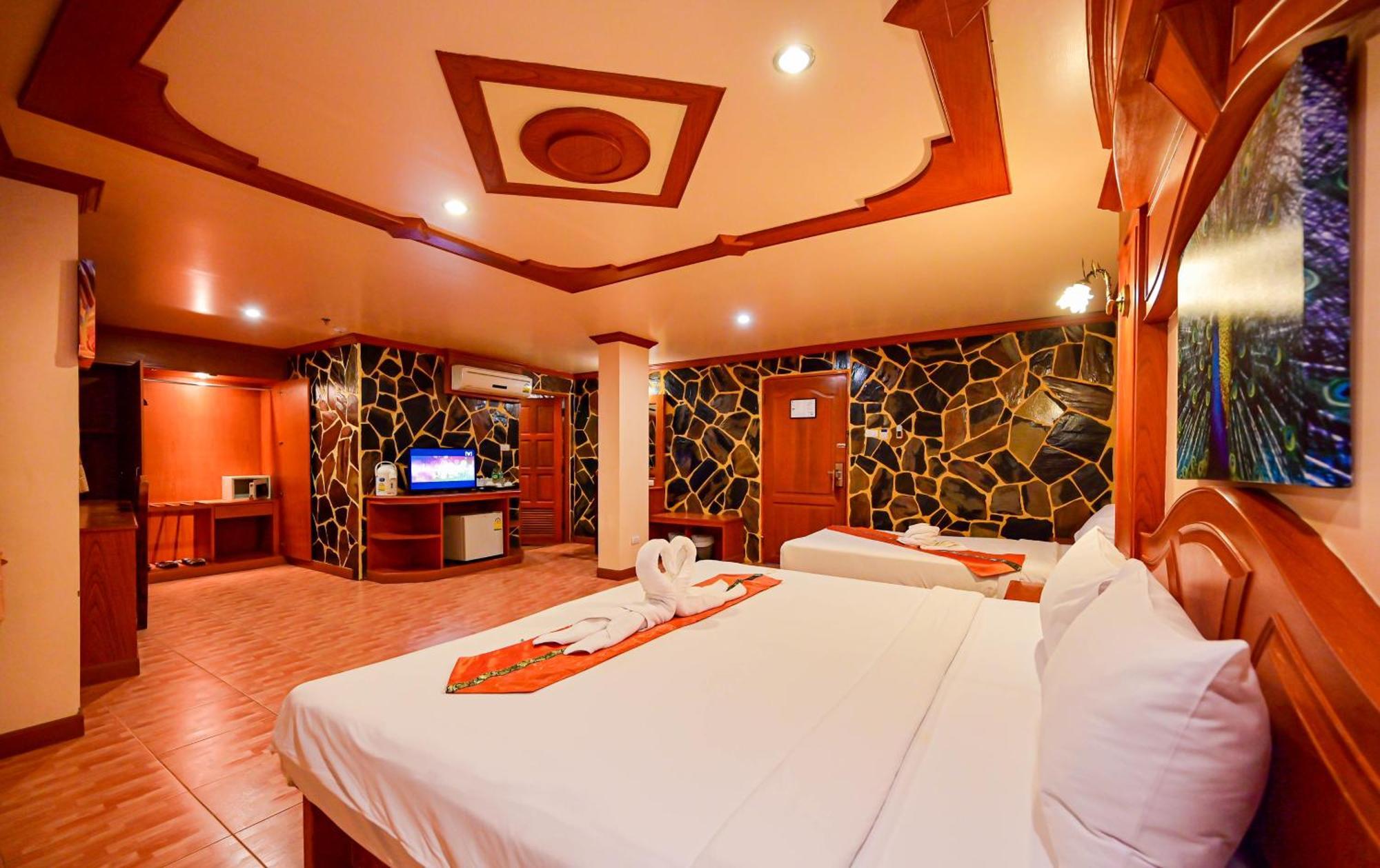 Tiger Complex Hotel Patong Eksteriør billede