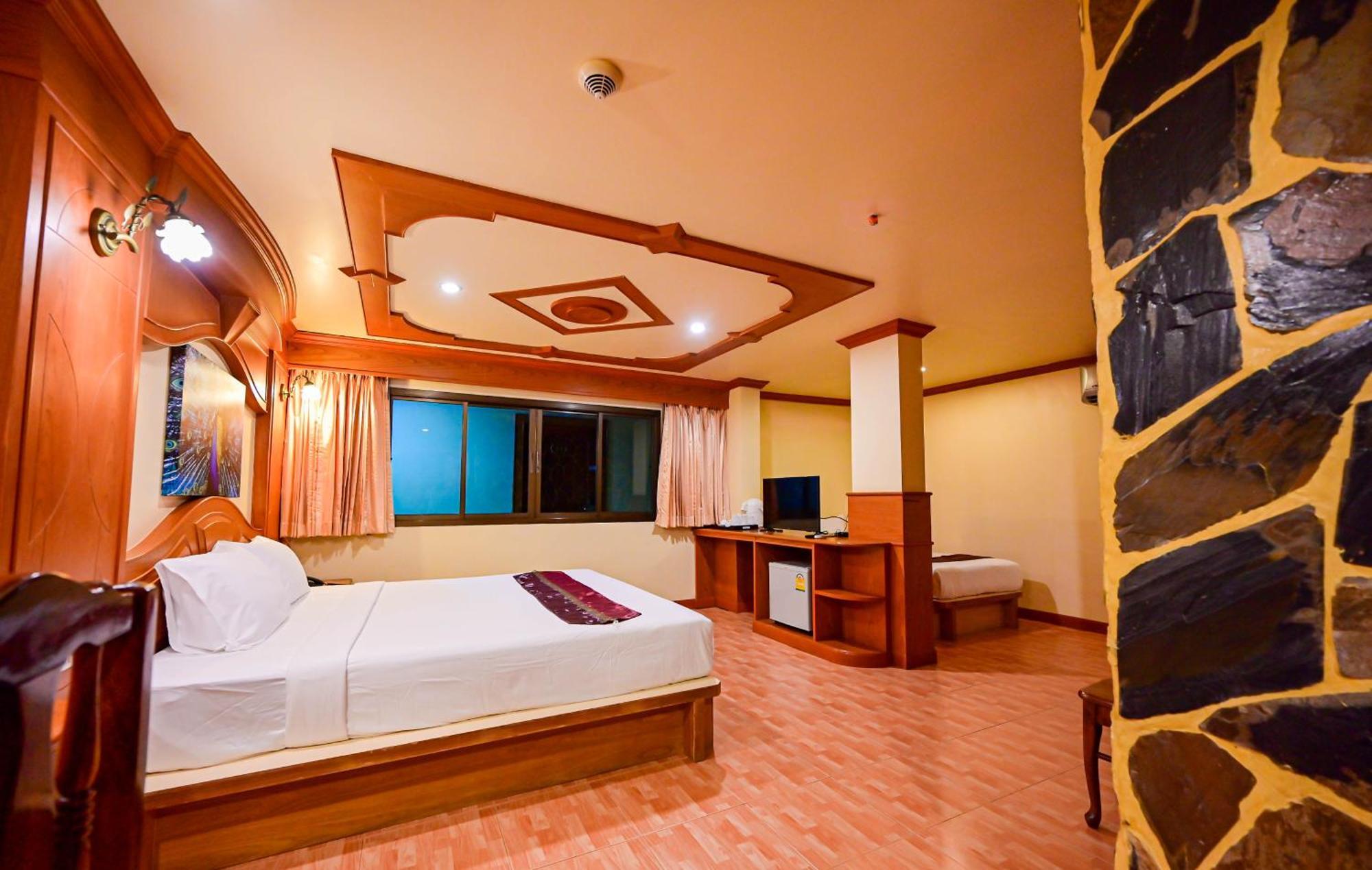 Tiger Complex Hotel Patong Eksteriør billede