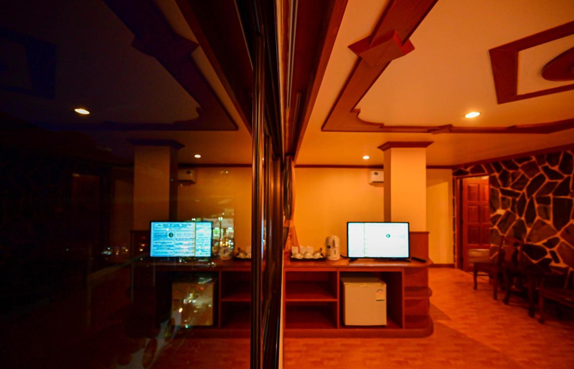 Tiger Complex Hotel Patong Eksteriør billede
