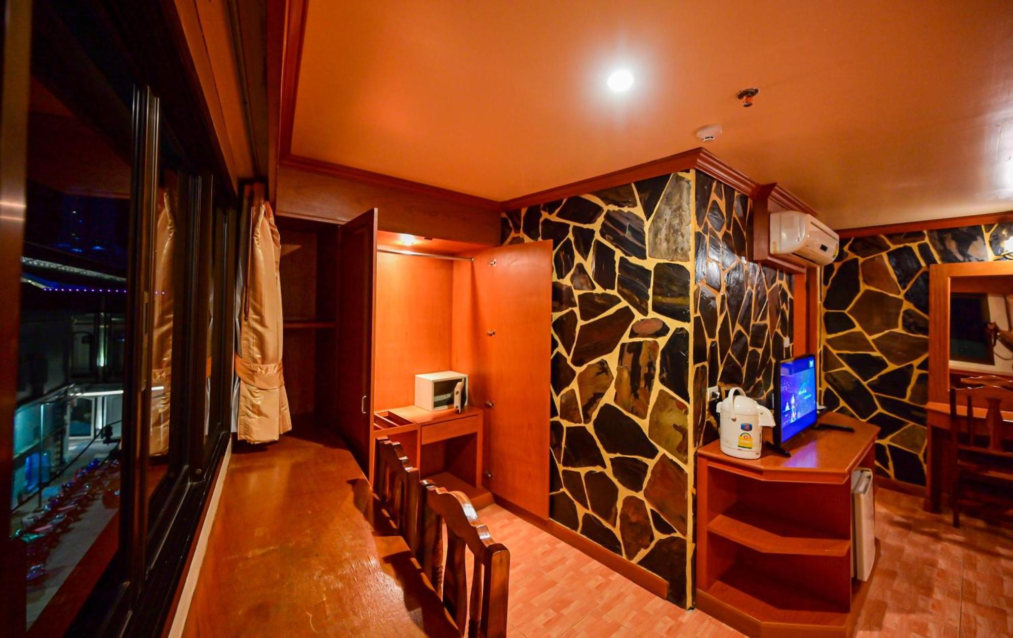 Tiger Complex Hotel Patong Eksteriør billede
