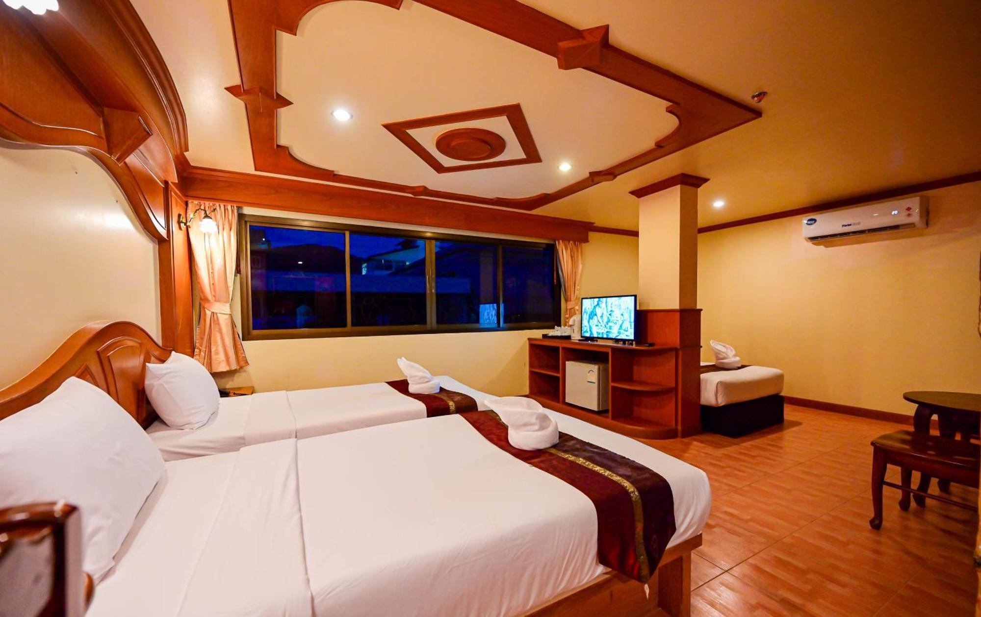 Tiger Complex Hotel Patong Eksteriør billede