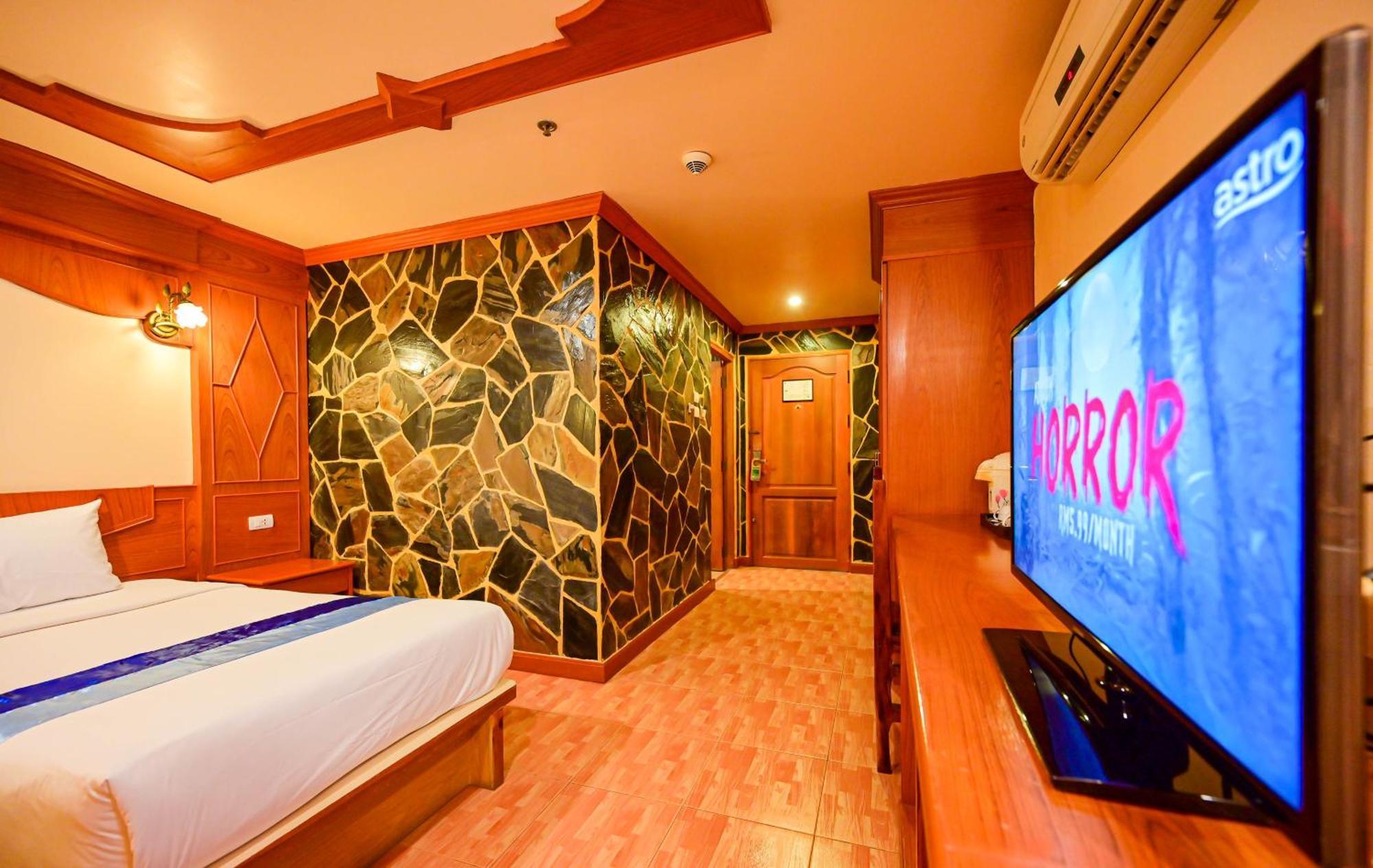 Tiger Complex Hotel Patong Eksteriør billede