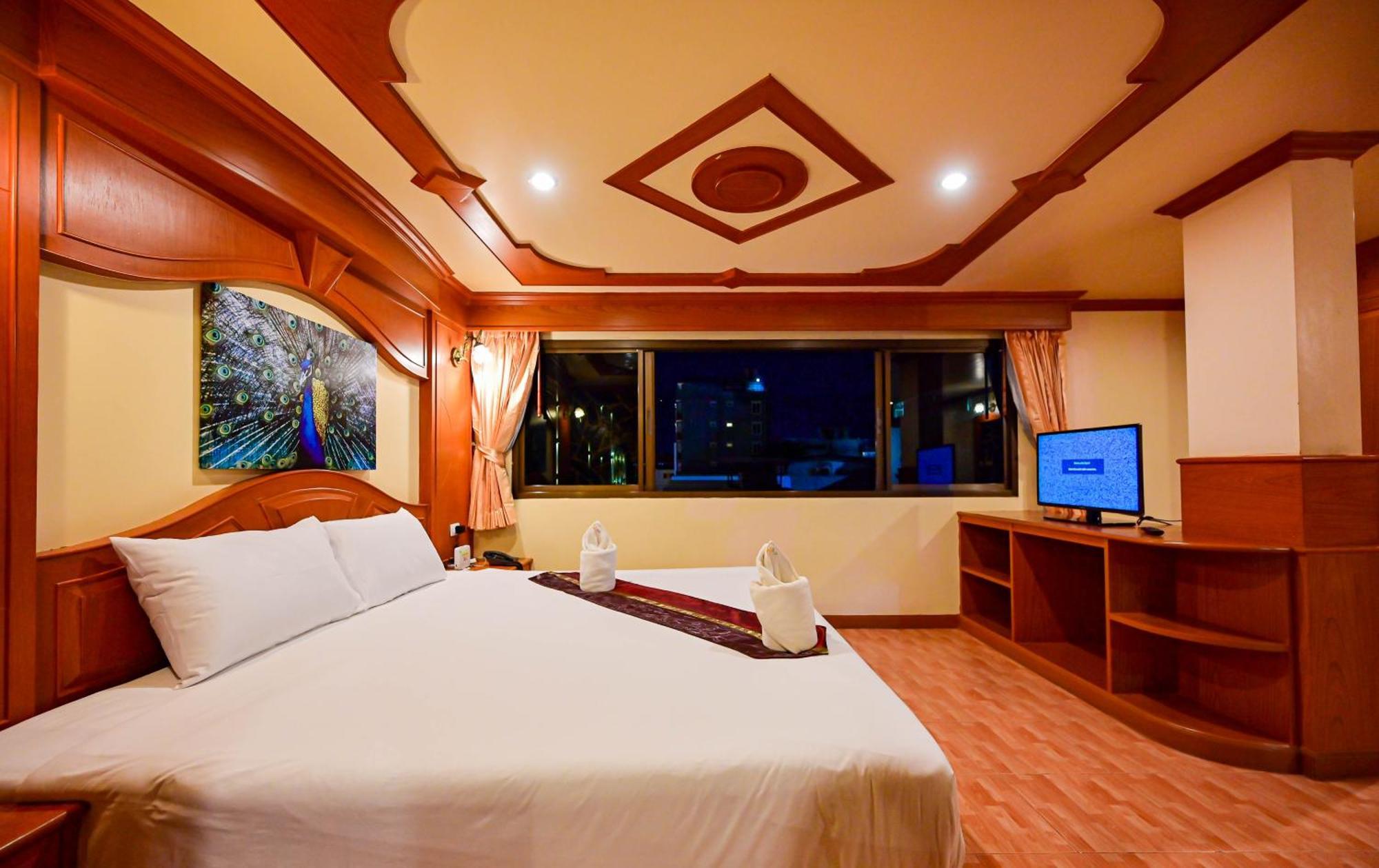 Tiger Complex Hotel Patong Eksteriør billede