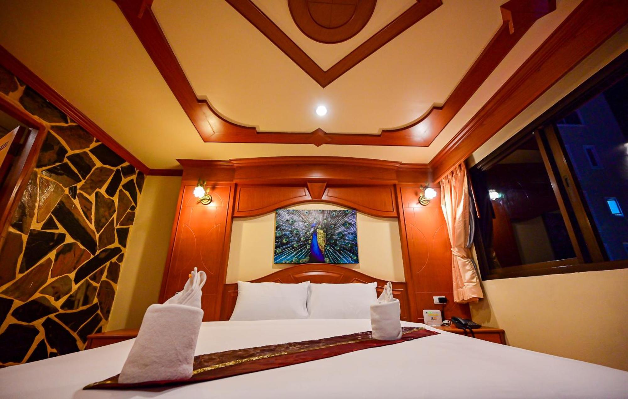 Tiger Complex Hotel Patong Eksteriør billede