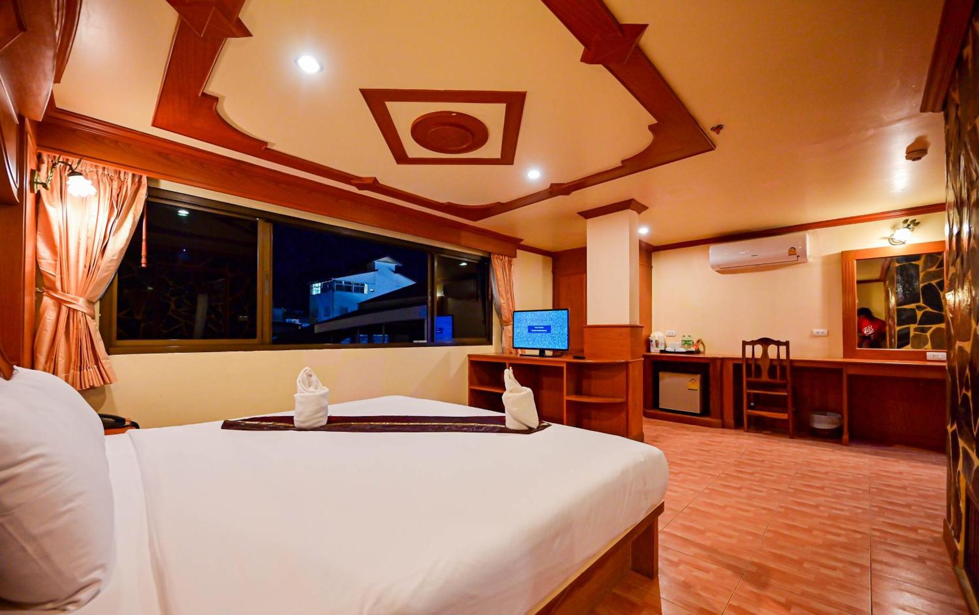 Tiger Complex Hotel Patong Eksteriør billede