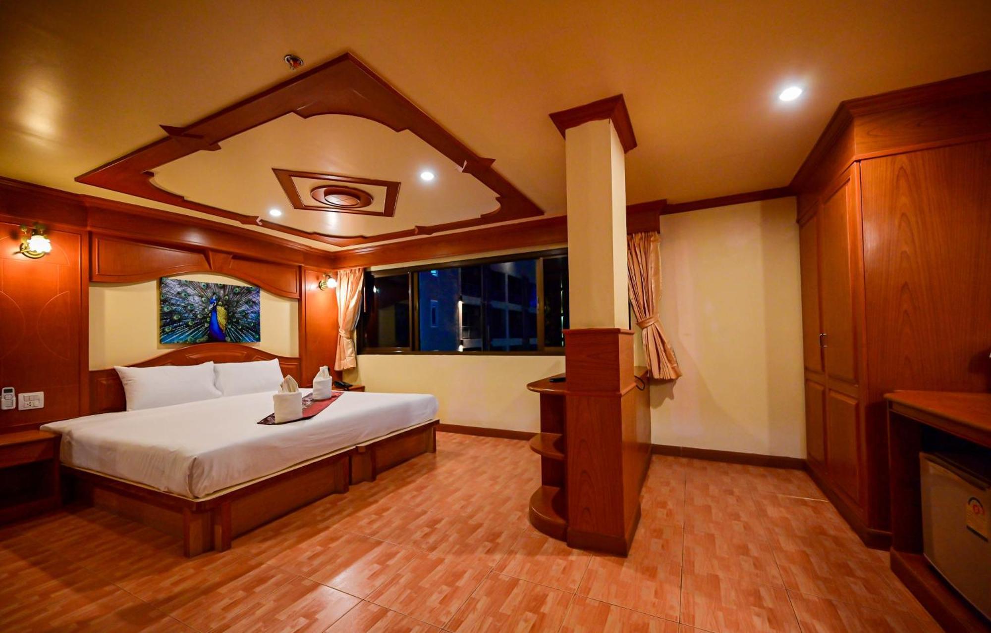 Tiger Complex Hotel Patong Eksteriør billede