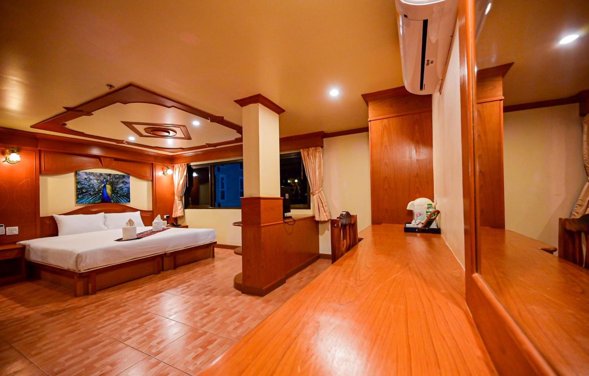 Tiger Complex Hotel Patong Eksteriør billede
