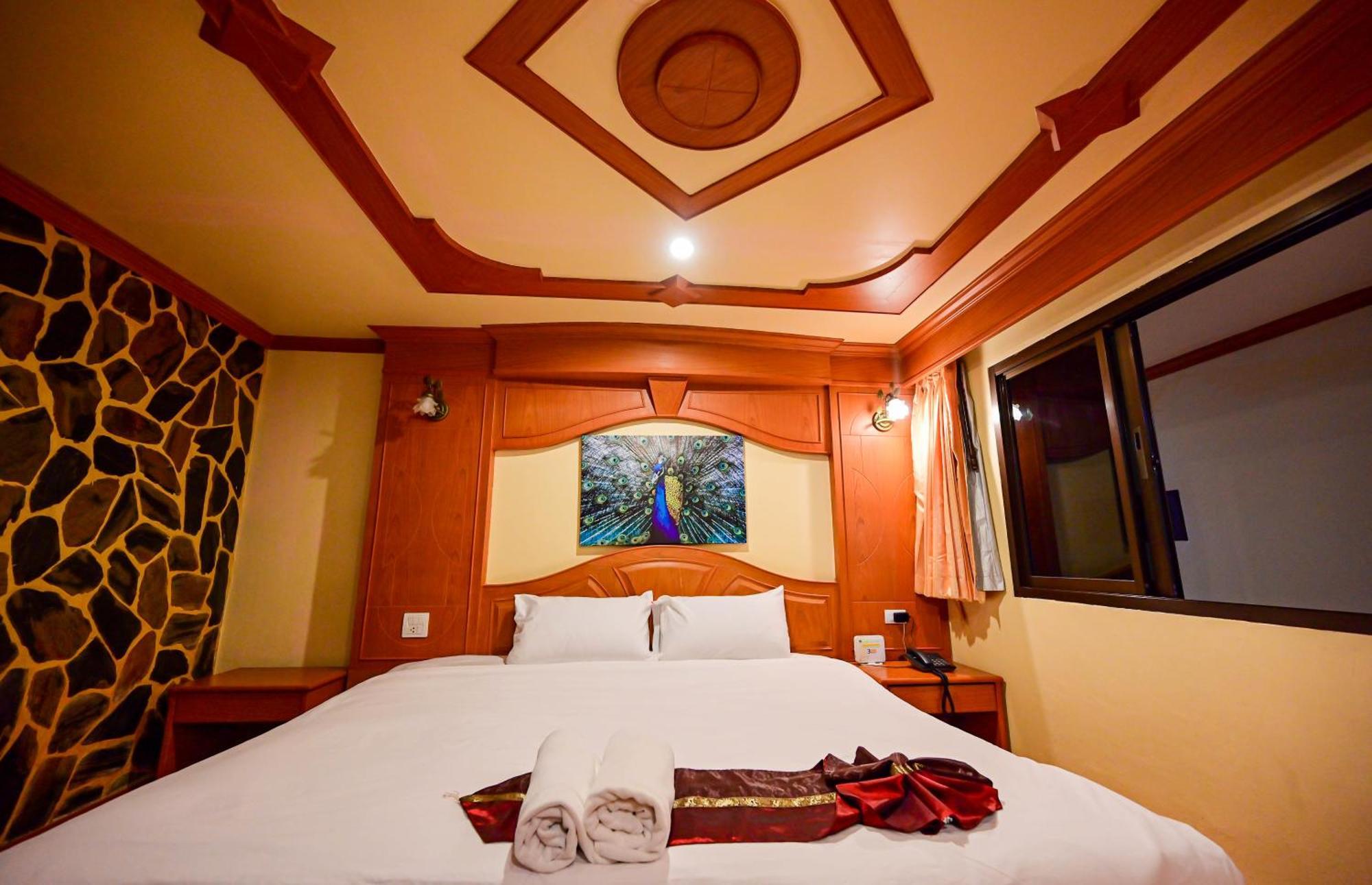 Tiger Complex Hotel Patong Eksteriør billede
